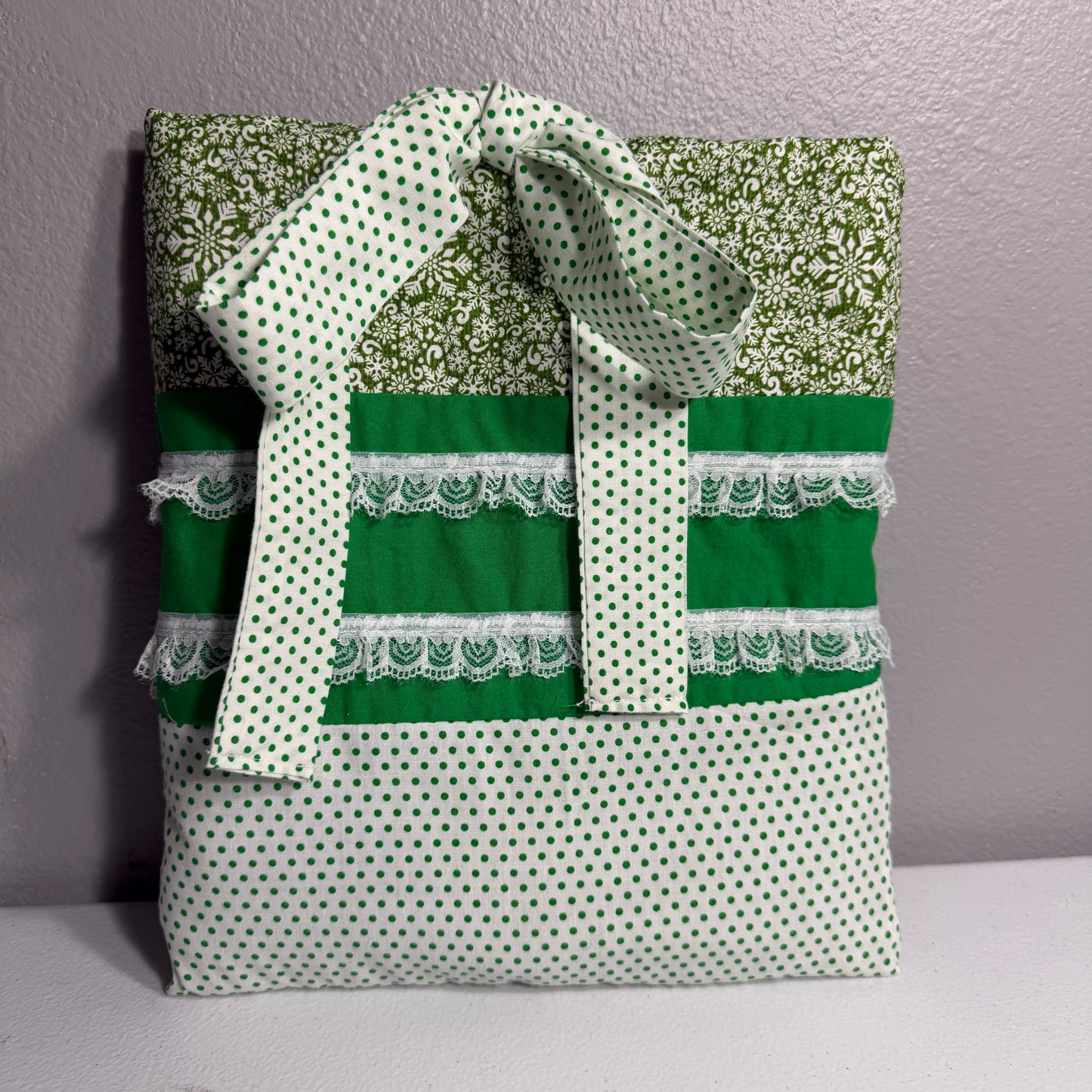 Green Lace Bow Laptop/Tablet Sleeve – Handmade Chic Padded Case