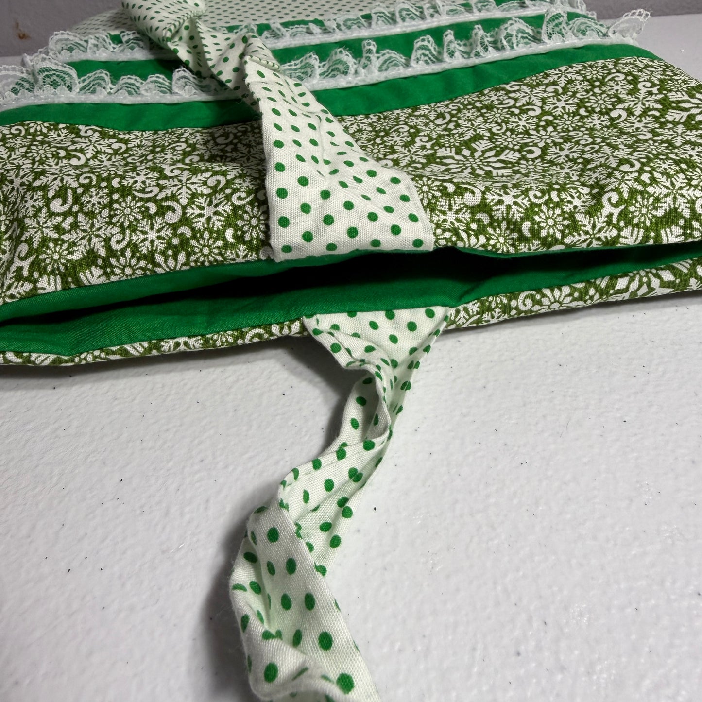 Green Lace Bow Laptop/Tablet Sleeve – Handmade Chic Padded Case