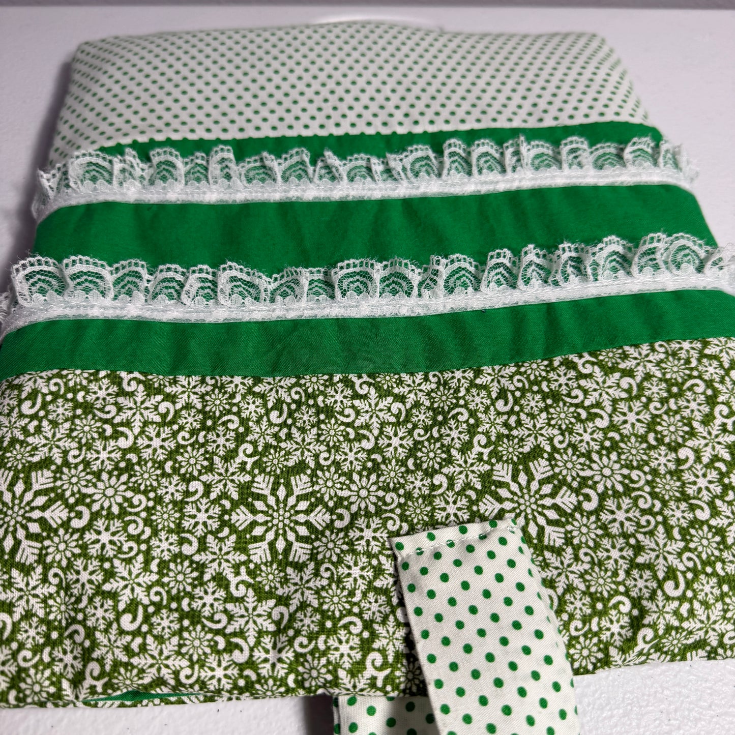 Green Lace Bow Laptop/Tablet Sleeve – Handmade Chic Padded Case